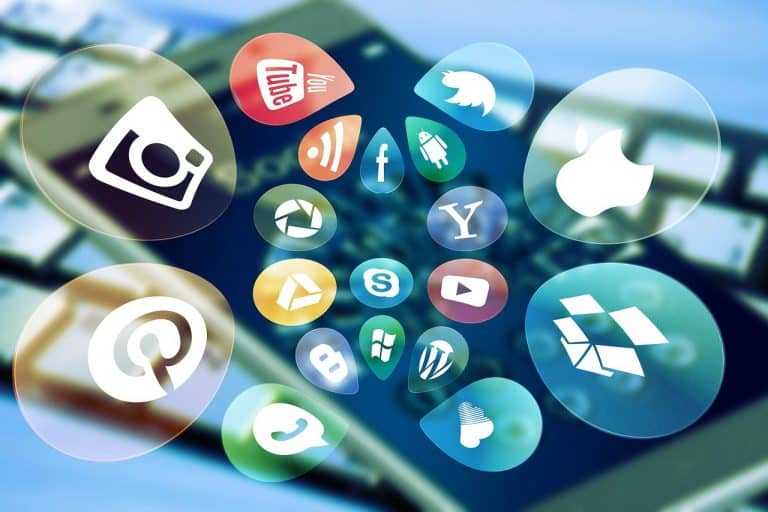 Comment utiliser les médias sociaux pour décrocher un emploi ?