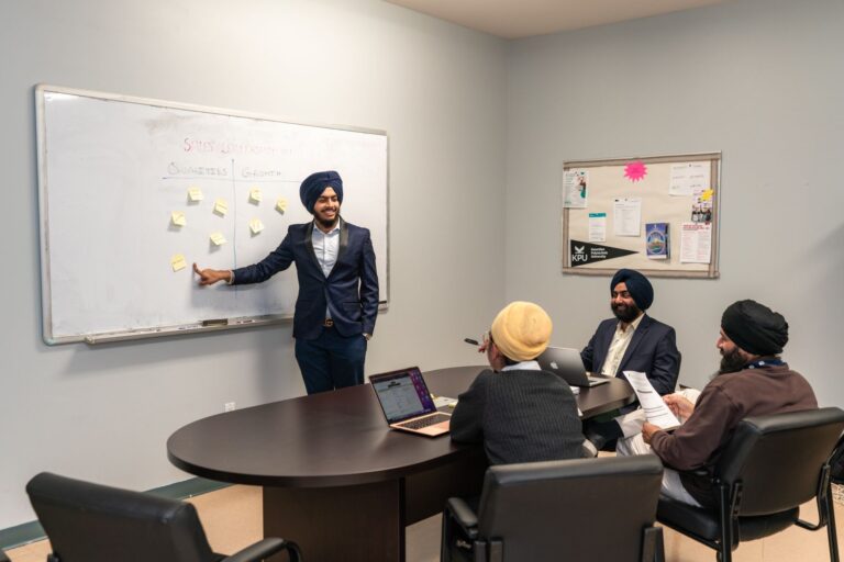 Comment le leadership influence-t-il la gestion du changement ?