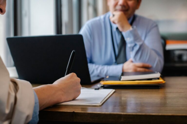 Comment investir dans son avenir à travers des stratégies de développement professionnel ?