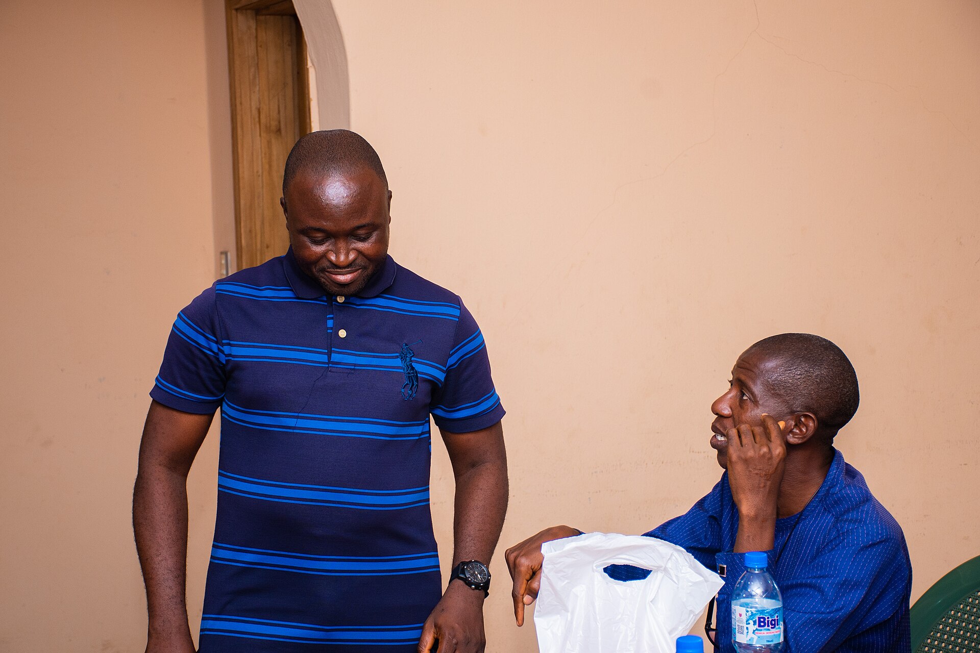 Photos prises lors de la rencontre physique du Wiki-Cred Boot camp, réseautage avec d'autres participants lors de la rencontre physique du Wiki Cred pour les professionnels de l'information au Nigeria.